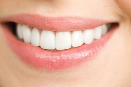 Loại bỏ những ố vàng trê hàm răng với tẩy trắng