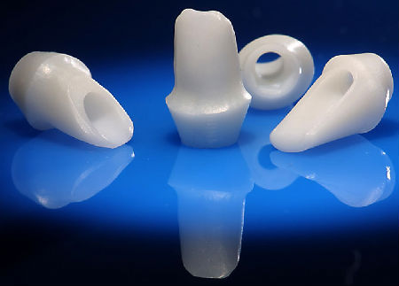 Răng sứ vật liêu giúp phục hình khi mất răng