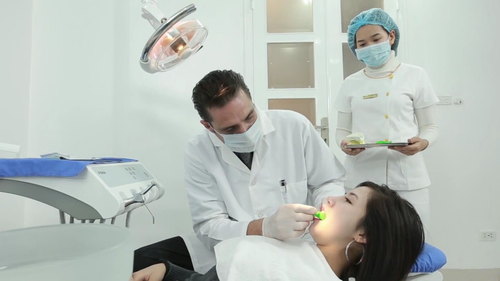 Những trường hợp được cấy implant-2 Những trường hợp được cấy implant-2