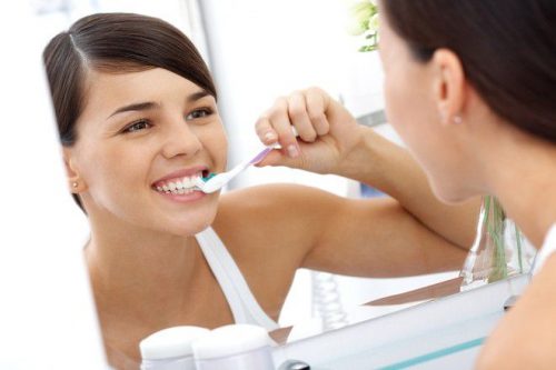 Bọc răng sứ có bị hôi miệng không? Nguyên nhân và cách khắc phục 3