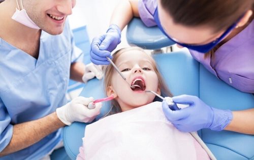 Chảy máu chân răng trẻ em xử lý ra sao? 3