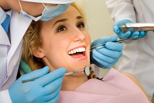Trồng răng sứ có bị hôi miệng không? Cách xử lý dứt điểm-3 Trồng răng sứ có bị hôi miệng không? Cách xử lý dứt điểm-3