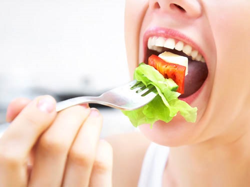 Trồng răng nên ăn gì? Thực đơn cho người mới trồng răng 2